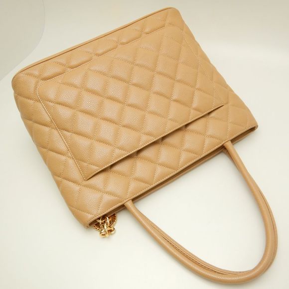 Chanel Reissue Tote Bag Caviar Skin Beige Gold Metal Fittings - Picture 2 of 8